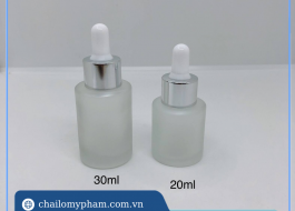 Tại sao tinh chất serum đựng bằng chai thủy tinh?