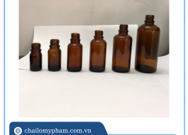 Tại sao tinh dầu được chiết rót đựng bằng chai thủy tinh?