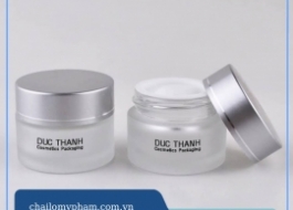Có nên dùng hũ thủy tinh đựng mỹ phẩm không?